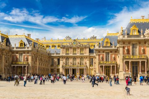 France evacuates Palace of Versailles amid bomb threat