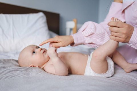 تفسير رؤية مداعبة الطفل في المنام للمتزوجة