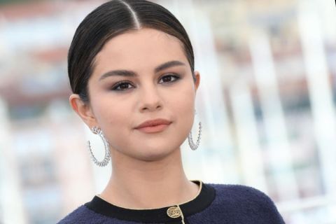سيلينا غوميز تعلن التبرع بريع علامتها التجارية 