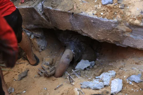 شاهد.. متظاهرون مؤيدون لفلسطين يغلقون جسر خليج سان فرانسيسكو