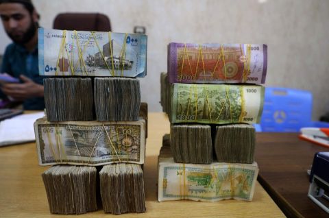 سعر الدولار اليوم في سوريا الأربعاء 20 ديسمبر 2023.. الليرة تقاوم