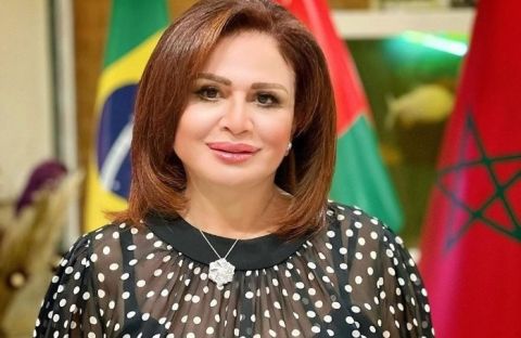 الهام شاهين تؤدي مناسك العمرة بالكوفية الفلسطينية