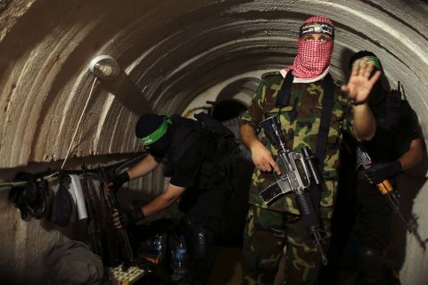 بالفيديو.. 12 إصابة إثر اقتحام الإحتلال للبلدة القديمة في نابلس