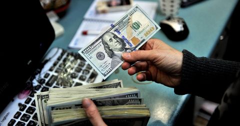 سعر الدولار اليوم في سوريا الاثنين 1 يناير 2024.. الليرة تسجل هذا الرقم