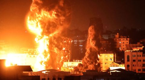 غارات غير مسبوقة: مئات الشهداء والجرحى في رفح (فيديوهات)