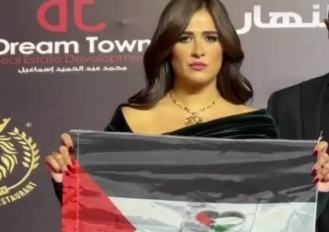 ياسمين عبد العزيز تنقل معاناة أطفال غزة من داخل الخيم