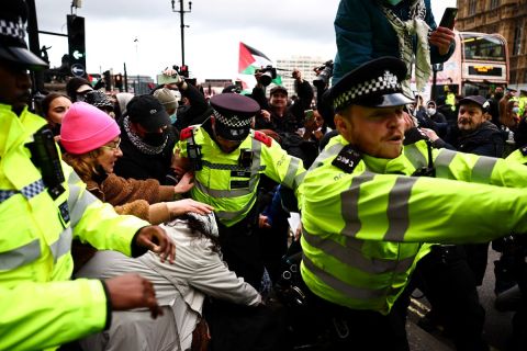  الاحتلال الإسرائيلي يحاول التخابر مع سكان الجنوب اللبناني وحزب الله يحذر