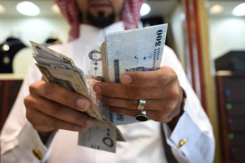 مقتل 15 شخصا بحادث سير مروع في مصر