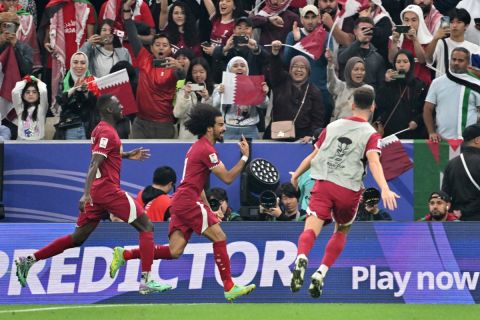 قطر تحتفظ بلقب كأس آسيا بعد فوزها على الأردن في النهائي