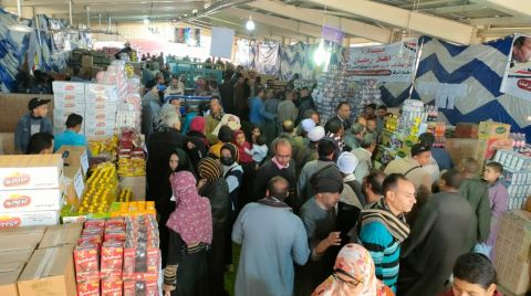 مصر.. قطاعات واسعة ستستفيد من زيادة المرتبات والأجور