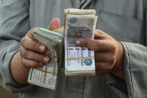 مصر..صفقة كبرى ستوفر مئات الآلاف من فرص العمل وتضرب السوق السوداء