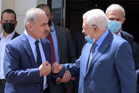 Palestinian government submits resignation to president Abbas