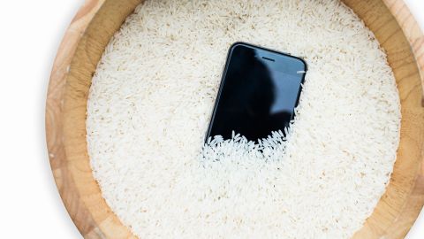 Proper iPhone water damage recovery methods, rice is not an option!