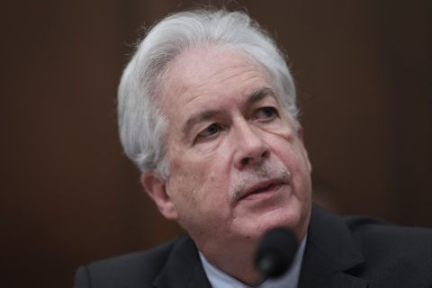 مدير CIA في زيارة إلى القاهرة لمفاوضات حاسمة بين حماس وإسرائيل