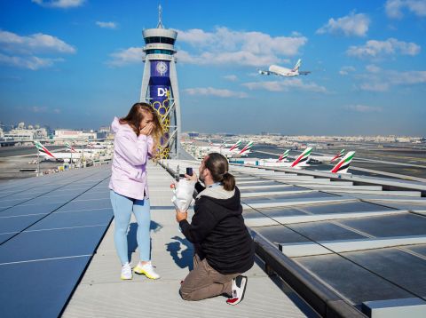 Photos of wedding held aboard an airplane 