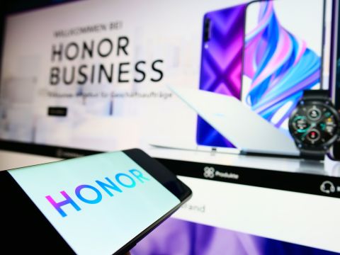 Honor launches AI-Powered smartphone and laptop