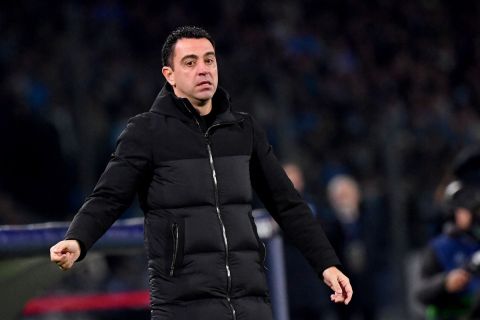 تشافي يتمنى هذا اللاعب من نابولي في برشلونة