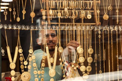 سعر الذهب اليوم في مصر الخميس 14 مارس 2024.. عيار 21 بالمصنعية