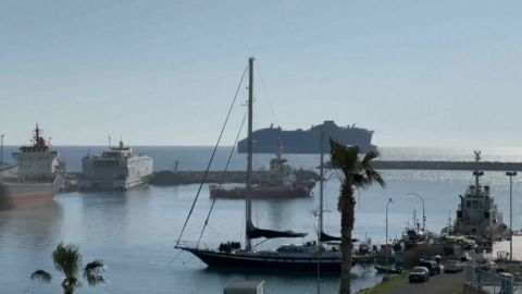 زعيم الحوثيين: استهدفنا أكثر من 61 سفينة في البحرين العربي والأحمر
