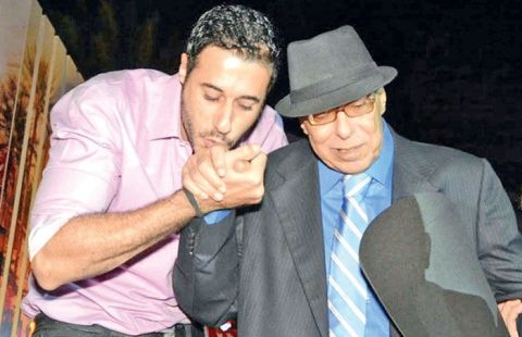 أحمد  السعدني يوجه رسالة لوالده الراحل و طبيب يكشف سبب الوفاة