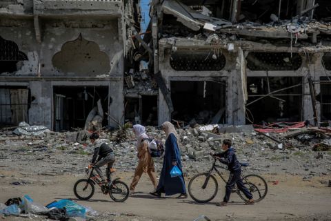 5 killed as Israel shells Palestinians returning to northern Gaza