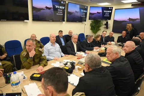 Netanyahu readies retaliation against Iran, sparking fears of third world war