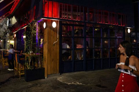 Deadly explosion rocks Beirut restaurant: 8 killed