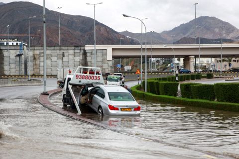 17 dead, including schoolchildren in fatal flash floods in Oman