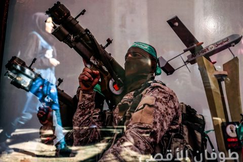 صحيفة عبرية: هذا أخطر سلاح تمتلكه حماس في غزة
