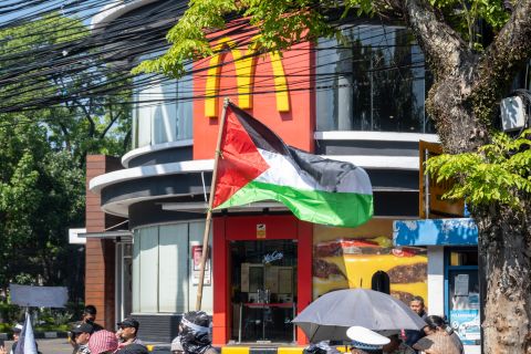 McDonald’s resorts to buying all 225 Israeli franchise restaurants as it suffers from boycott