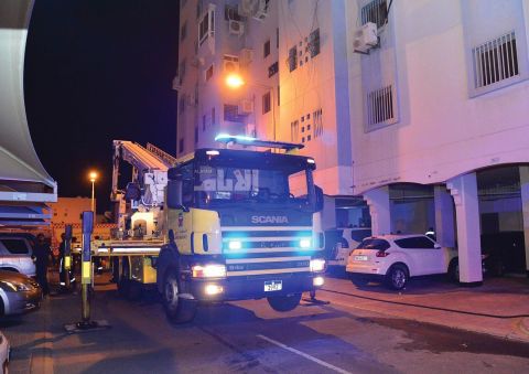 حادث مأساوي.. شاحنتين تسحق سيارة متوقفة في التشيك