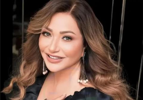 ليلى علوي تحتفل بشم النسيم برفقة ابنها خالد