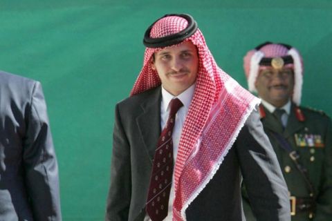 الأمير حمزة بالذكاء الاصطناعي.. والجمهور يشبهه بالملك الحسين 