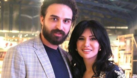 رشا شربتجي بالأبيض إلى جانب إبراهيم الشيخ في احدث ظهور بعد إعلانها زواجهما رسميًا