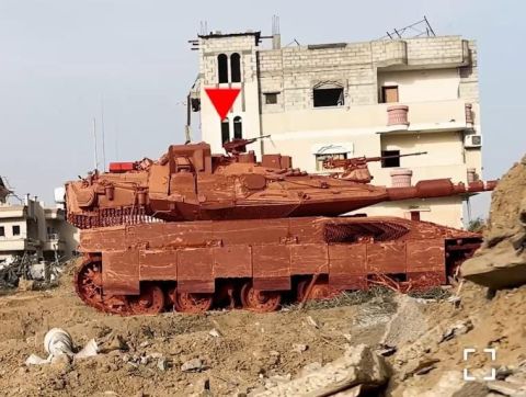 القسام تستهدف دبابتي