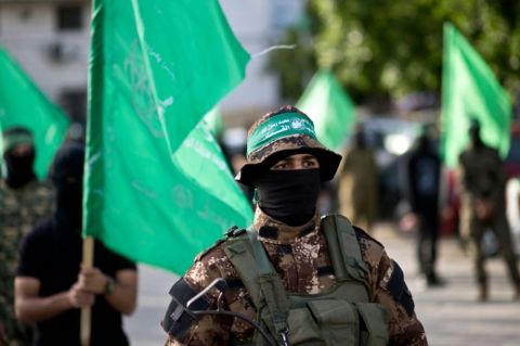 القسام تستهدف قوة إسرائيلية خاصة بصاروخ 107