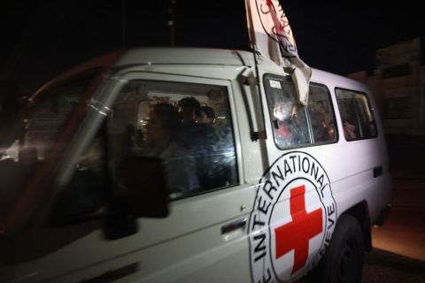 تقارير فلسطينية: 9500 معتقل في السجون الإسرائيلية