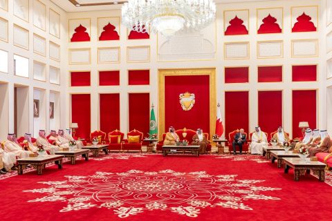 قمة البحرين.. زعماء عرب يدعون لوقف الحرب في غزة