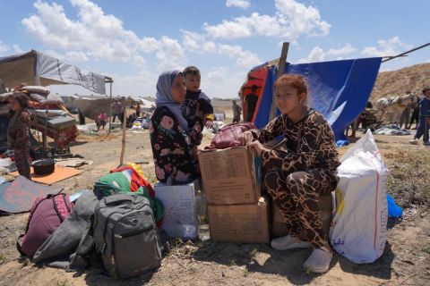 4 مجازر في غزة خلال 24 ساعة.. الأونراو: 80 ألف فلسطيني نزحوا من رفح