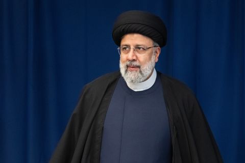 Helicopter carrying Iranian President urgently lands in East Azerbaijan Province