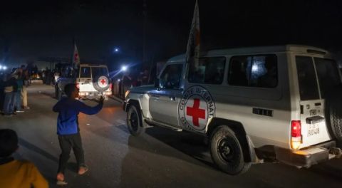 بالفيديو.. مواجهات عنيفة في تل أبيب