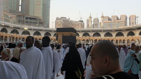 طرق الوقاية من ضربات الشمس في الحج