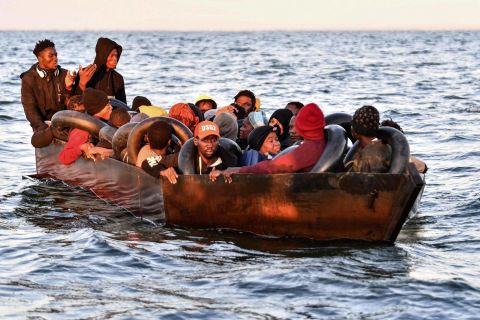 المغرب تحبط هجرة جماعية إلى سبتة الإسبانية