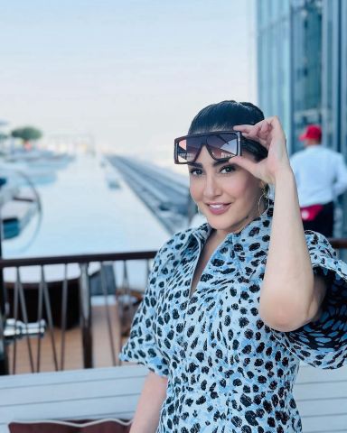 مساعد غادة عبدالرازق حديث الجمهور بوسامته.. والأخيرة تتعرض للتنمر 