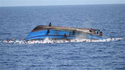 تركيا: إنقاذ 18 مهاجرا على متن قارب شمال غرب البلاد 