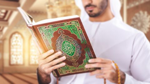 ما تفسير حلم تلاوة القرآن في المنام؟