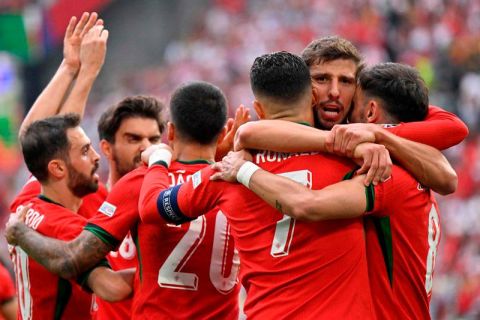طائرة المنتخب التركي في يورو 2024 تستفز الألمان.. ما القصة؟