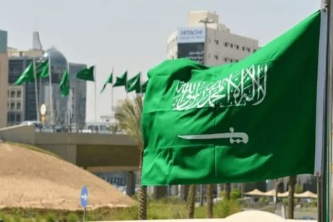 الخارجية السعودية تعلن شروط عمل تفويض على تأشيرة عمل في المملكة