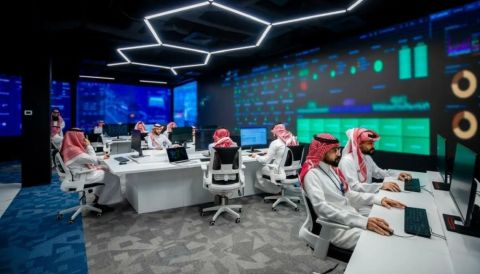 أنظمة الحكومة السعودية لم تتأثر بالخلل العالمي.. لماذا؟