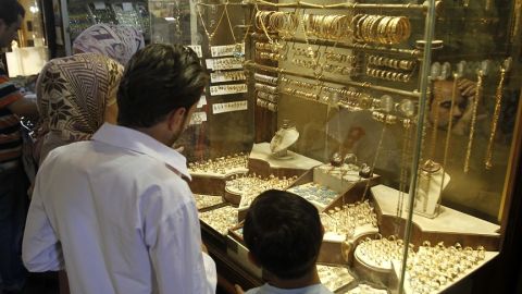 سعر الذهب اليوم في سوريا الجمعة 5 يوليو 2024.. عيار 21 الآن